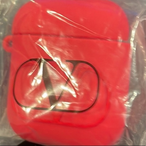 VALENTINO AIRPOD CASE - Picture 1 of 5
